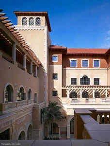 Hopes Jamestown175™ Series hot-rolled solid steel windows and doors achieves creative design aesthetics for USC’S New Cinematic Arts School Complex.